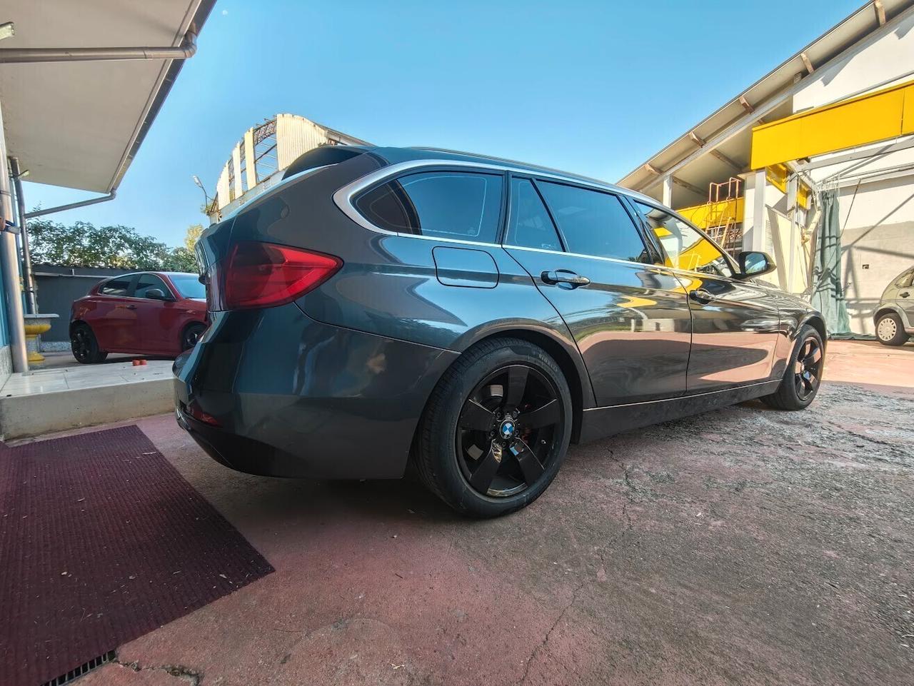 320d xDrive Luxury AUTO DA VETRINA PREZZO SOTTOCOSTO!!!!!!!