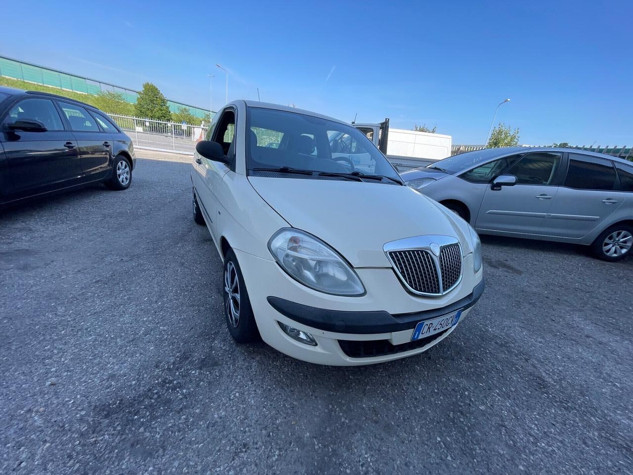 Lancia Ypsilon 1.2 Oro