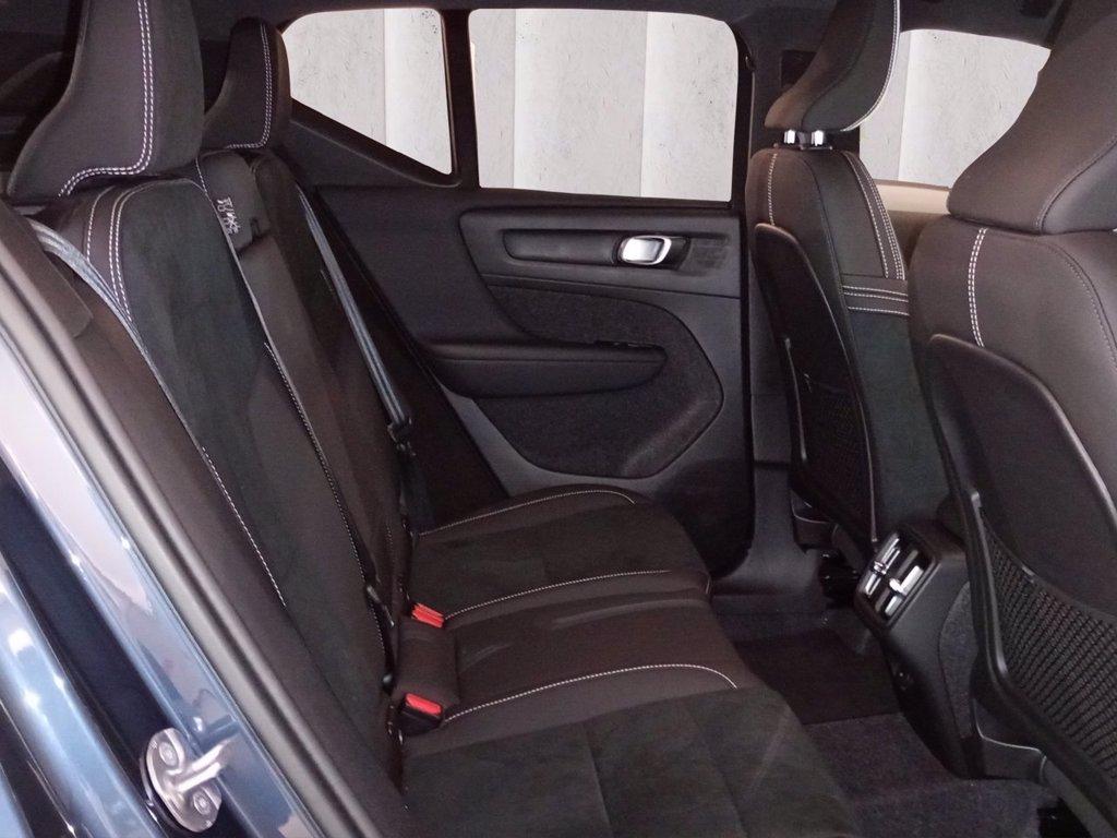 VOLVO XC40 2.0 b3 Ultra Black Edition auto del 2025