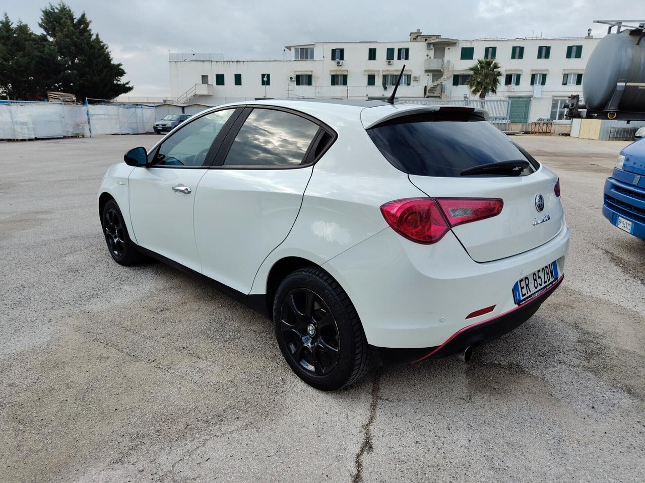 A.R. Giulietta 1.6 JTDm-2 105 CV Distinctive 2013