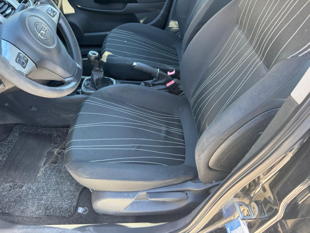 Opel Corsa 1.2 5 porte Cosmo neopatentati