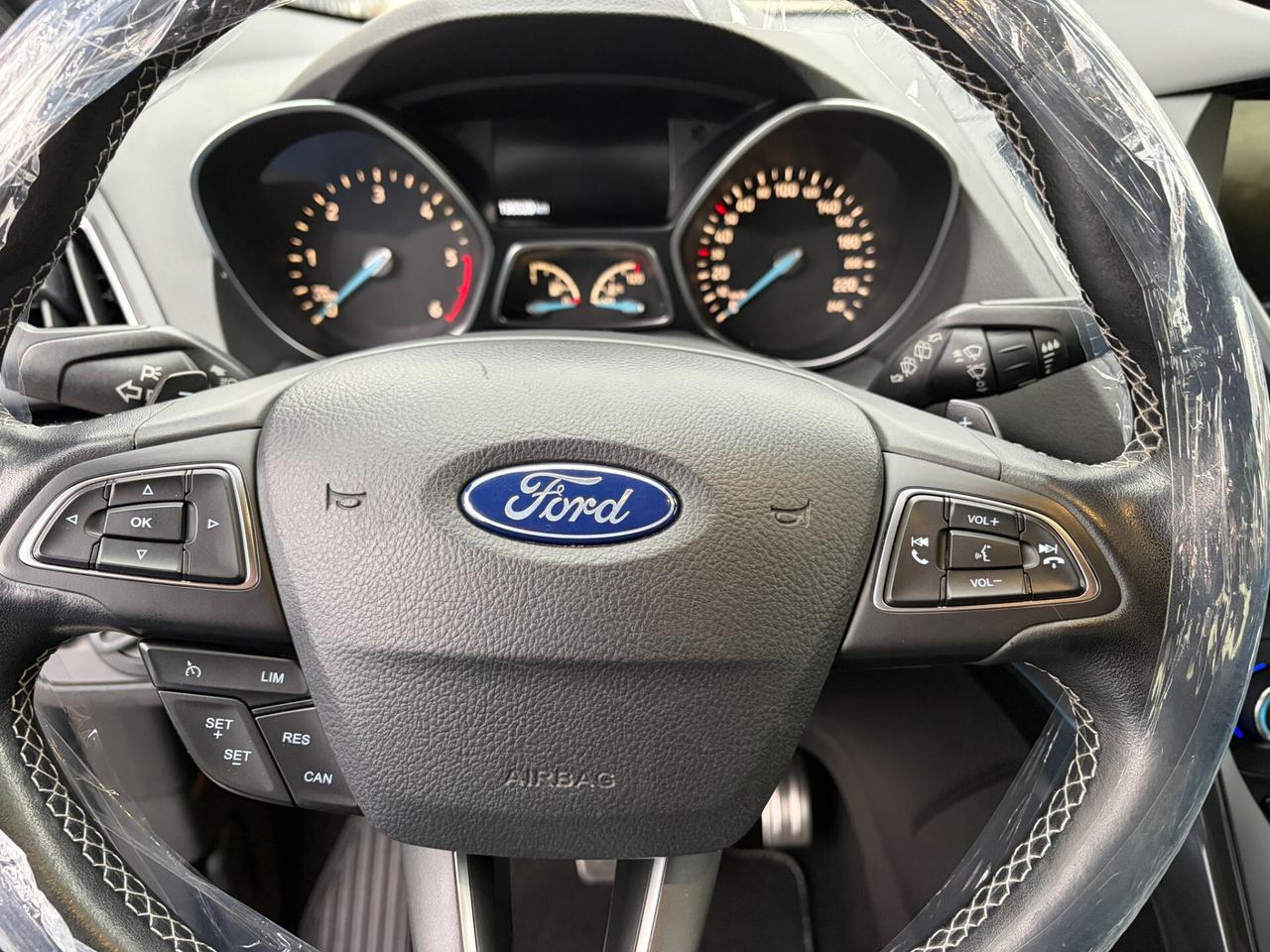 Ford Kuga 2.0 TDCI 150CV 4WD TETTO Powershift ST-Line