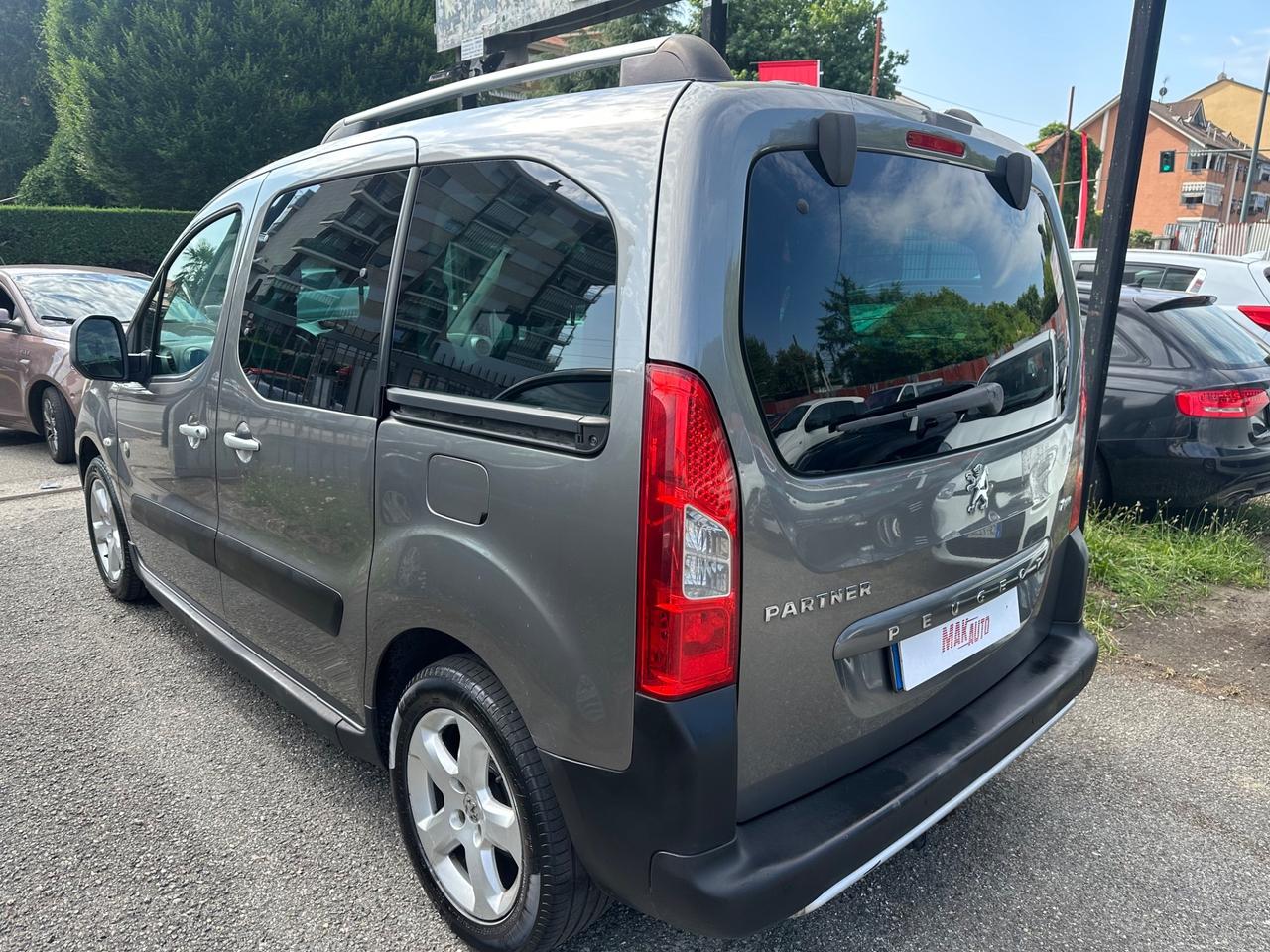 Peugeot Partner Tepee 1.6 HDi 110CV Outdoor gancio traino