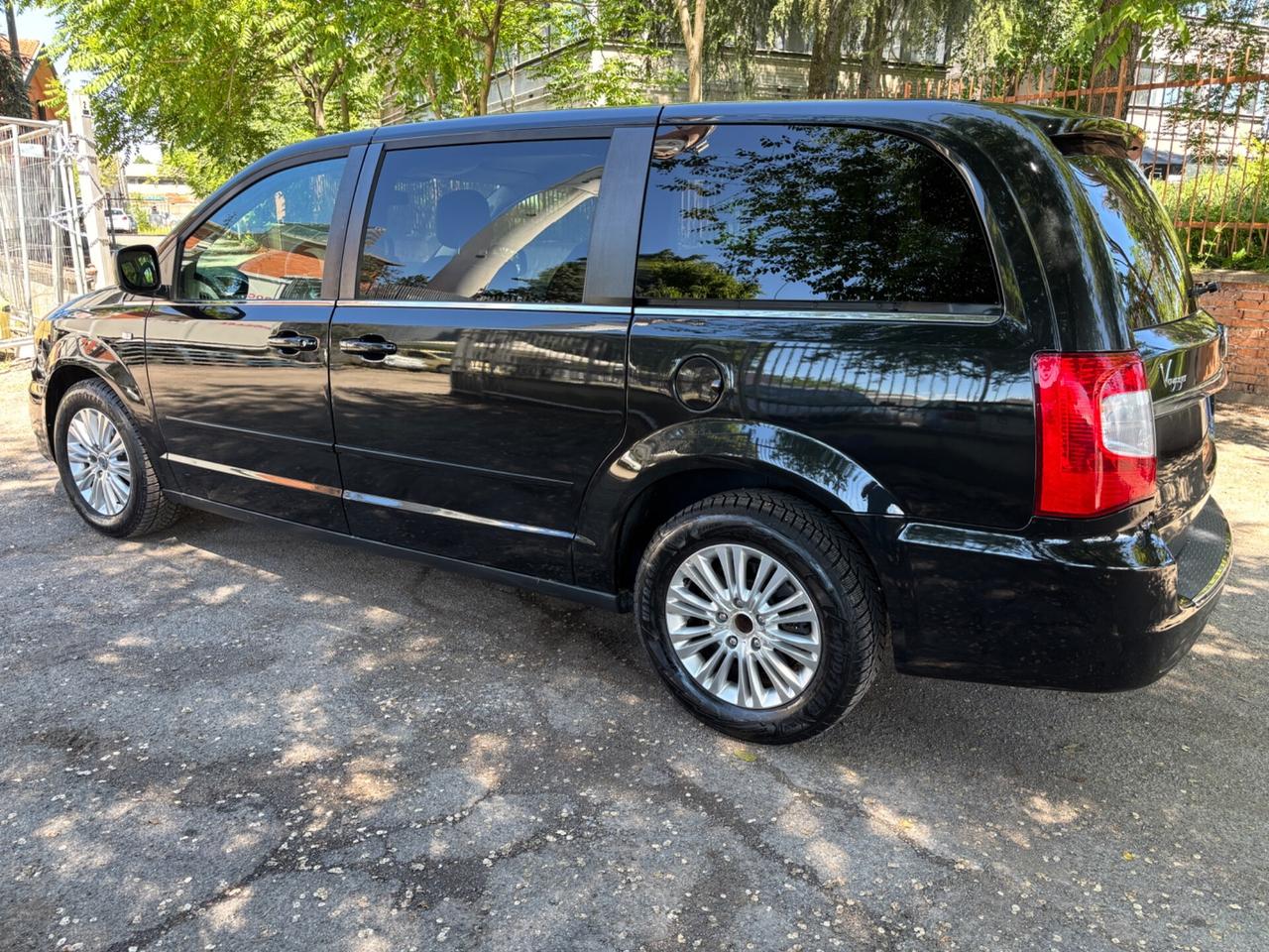 Lancia Voyager 2.8 Turbodiesel Silver 177 CV