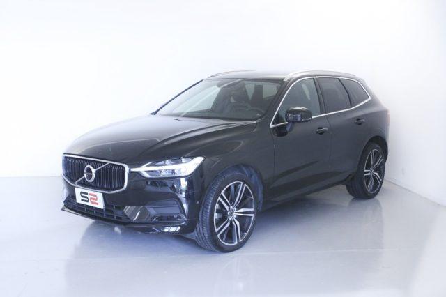 VOLVO XC60 B4 (d) AWD Geartronic Momentum Int. Pelle