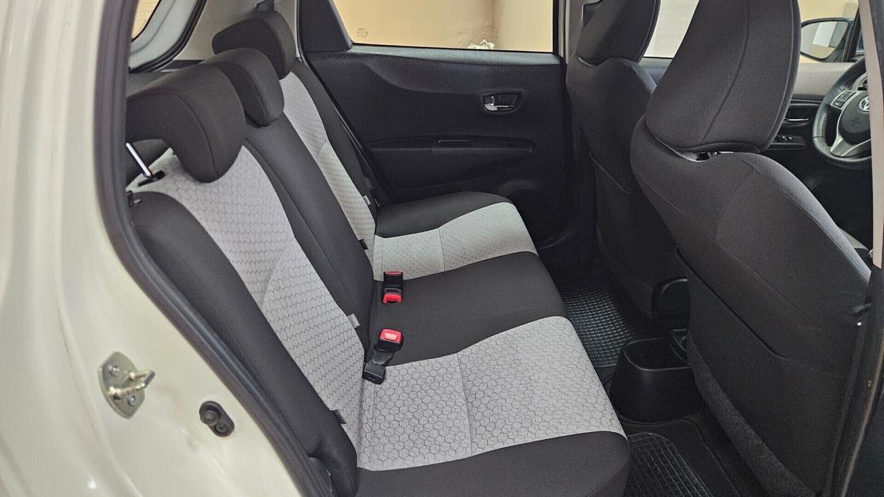 Toyota Yaris 1.0 5 porte Lounge