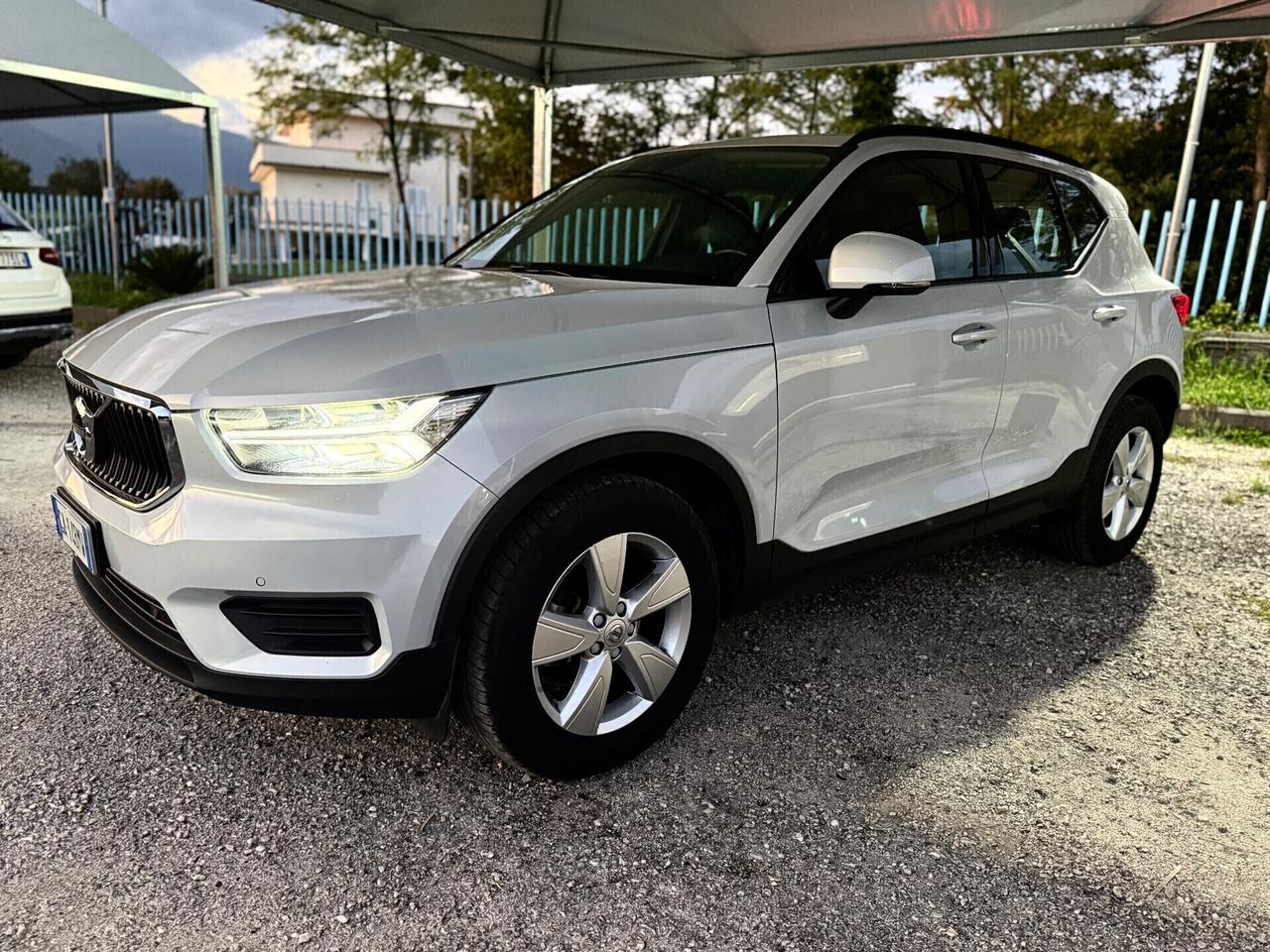 Volvo XC40 T3 Geartronic R-design PARI AL NUOVO