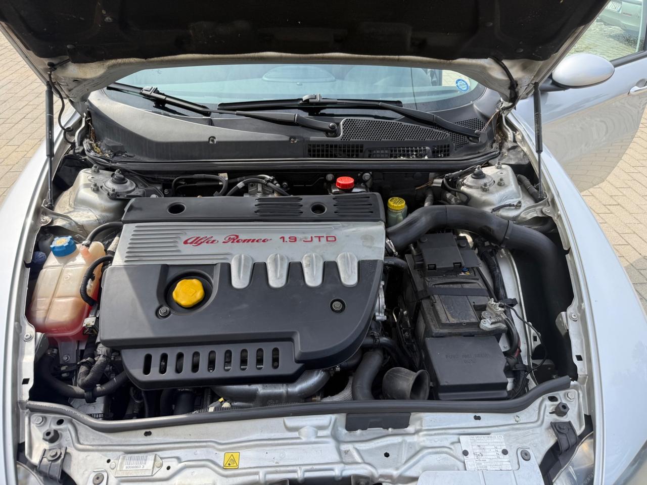 Alfa Romeo 147 1.9 JTD (120)