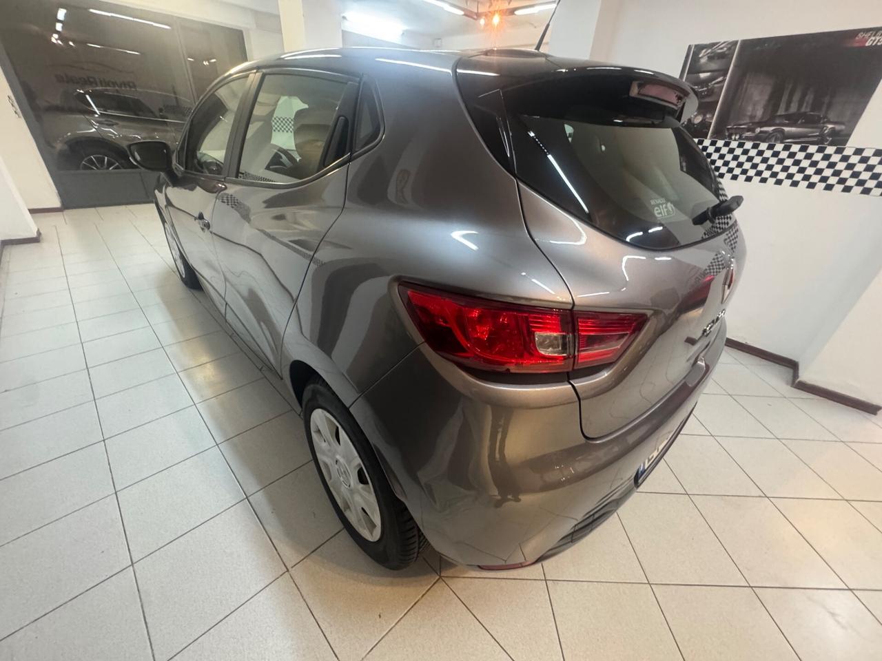 Clio 1.2 75CV GPL CASA MADRE