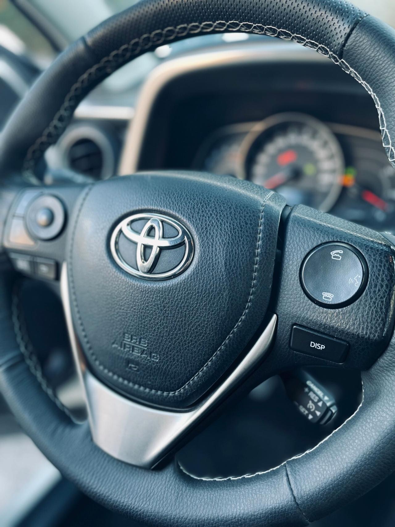 Toyota RAV 4 RAV4 2.0 D-4D 4WD Style White Ed.