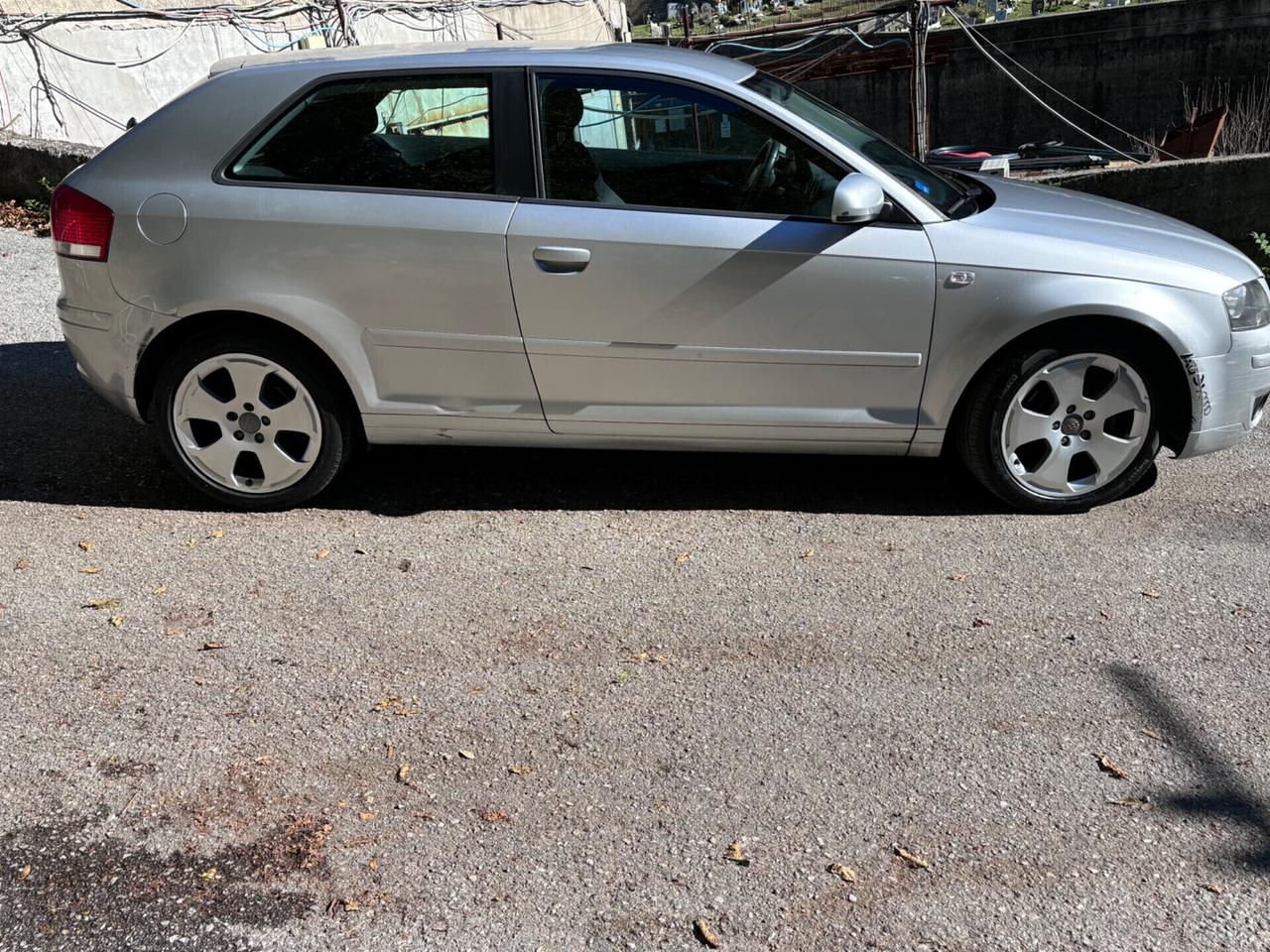 Audi A3 1.9 TDI F.AP. Attraction perfetta di meccanica nessun lavoro