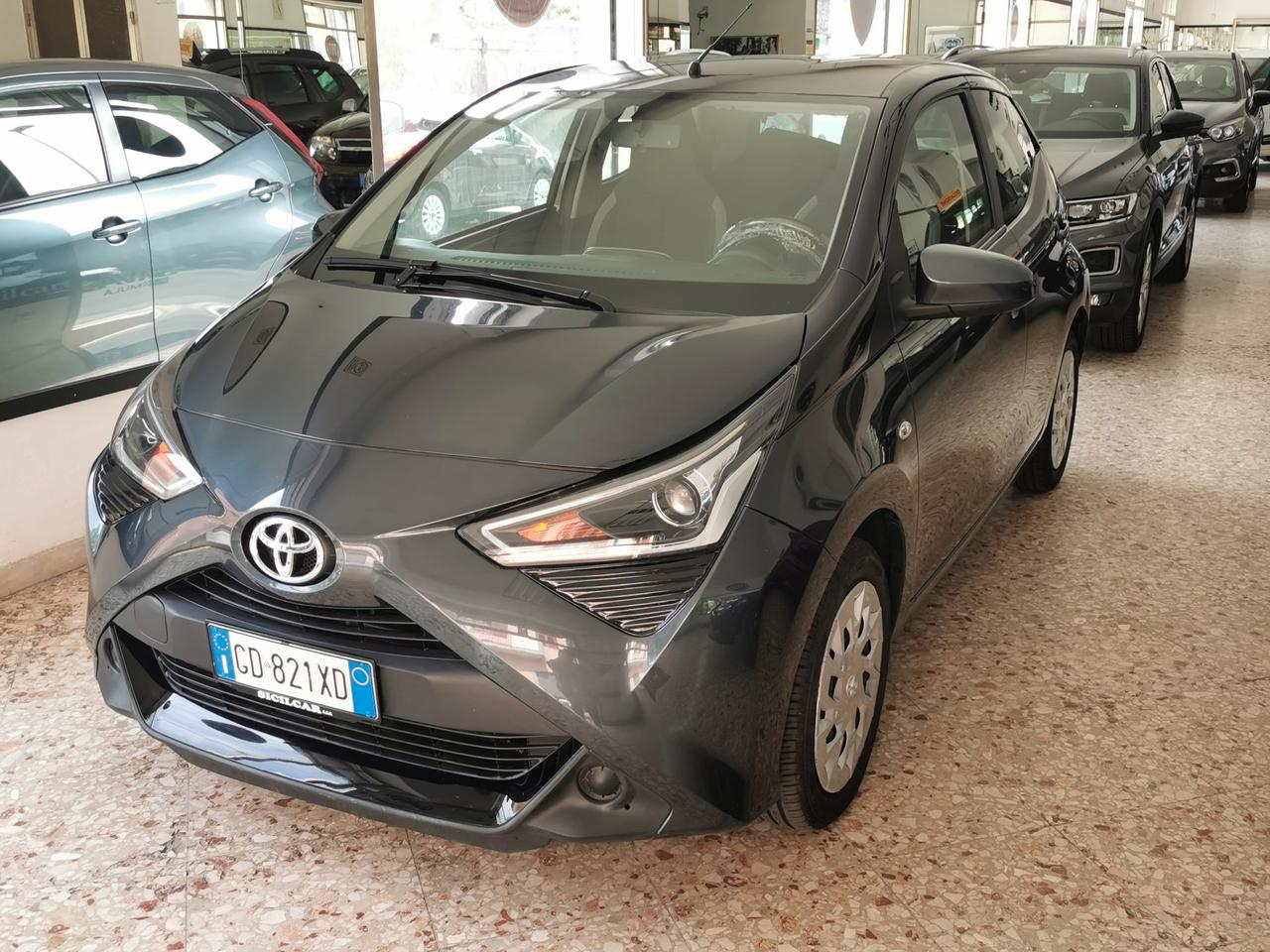 Toyota Aygo Connect 1.0 VVT-i 72CV 5 porte x-business