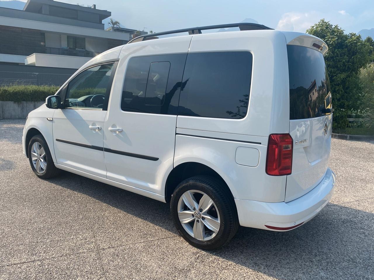 Volkswagen Caddy 2.0 TDI 122cv 4MOTION N1 5 posti