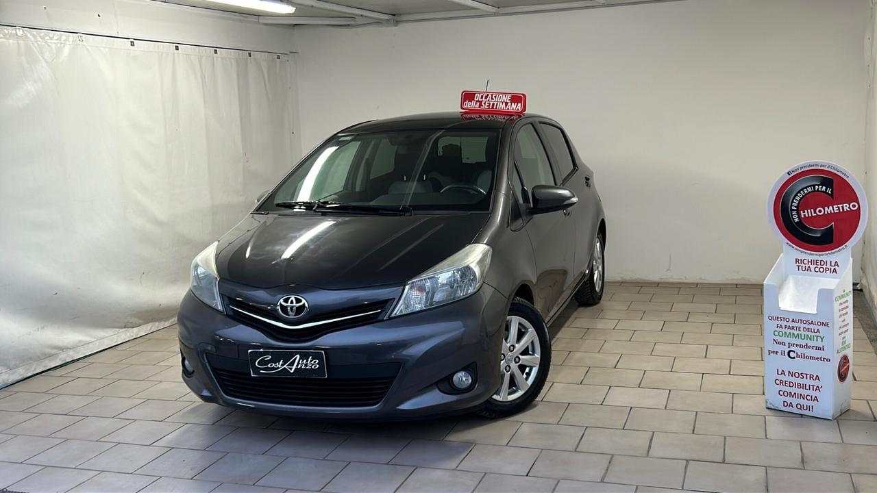 Toyota Yaris 1.3 Benzina Lounge 2013 NUOVA