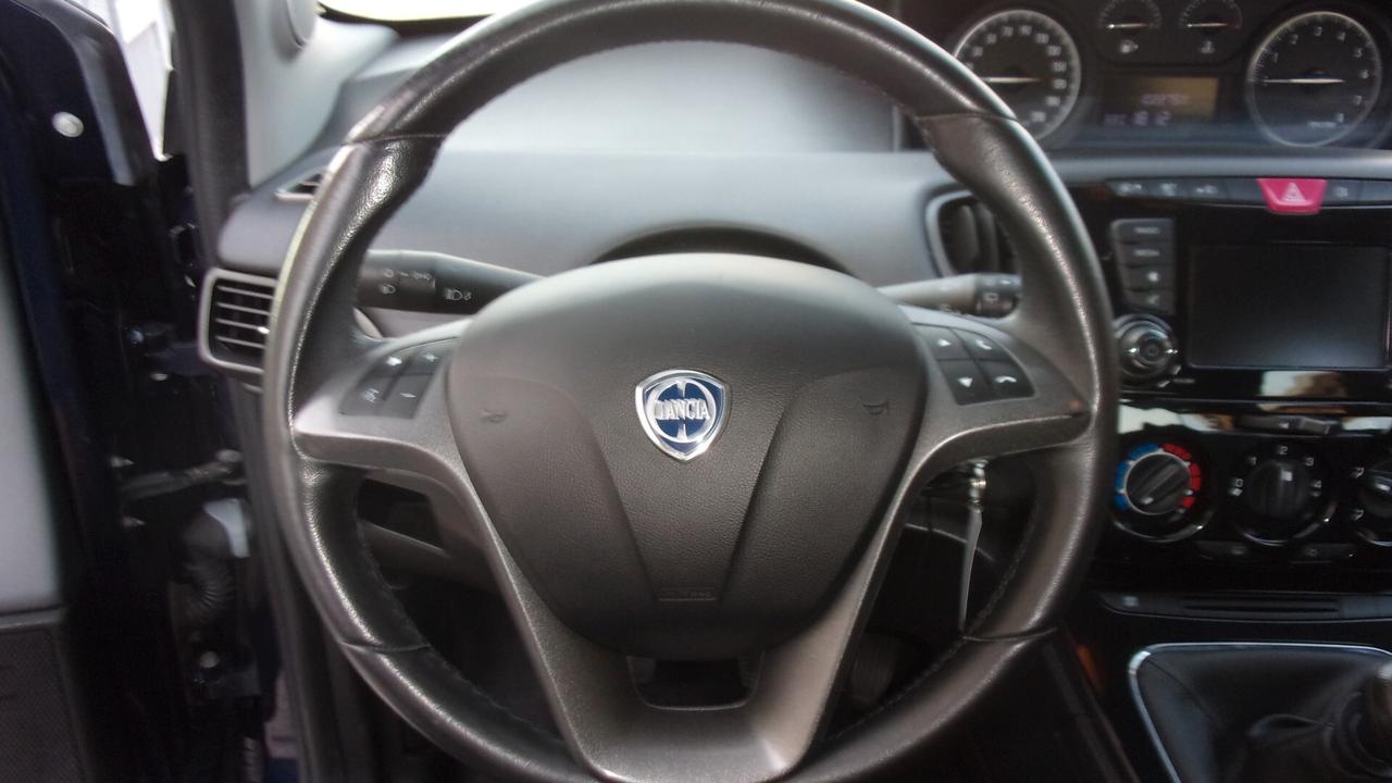 Lancia Ypsilon 1.2 69 CV 5 porte Gold