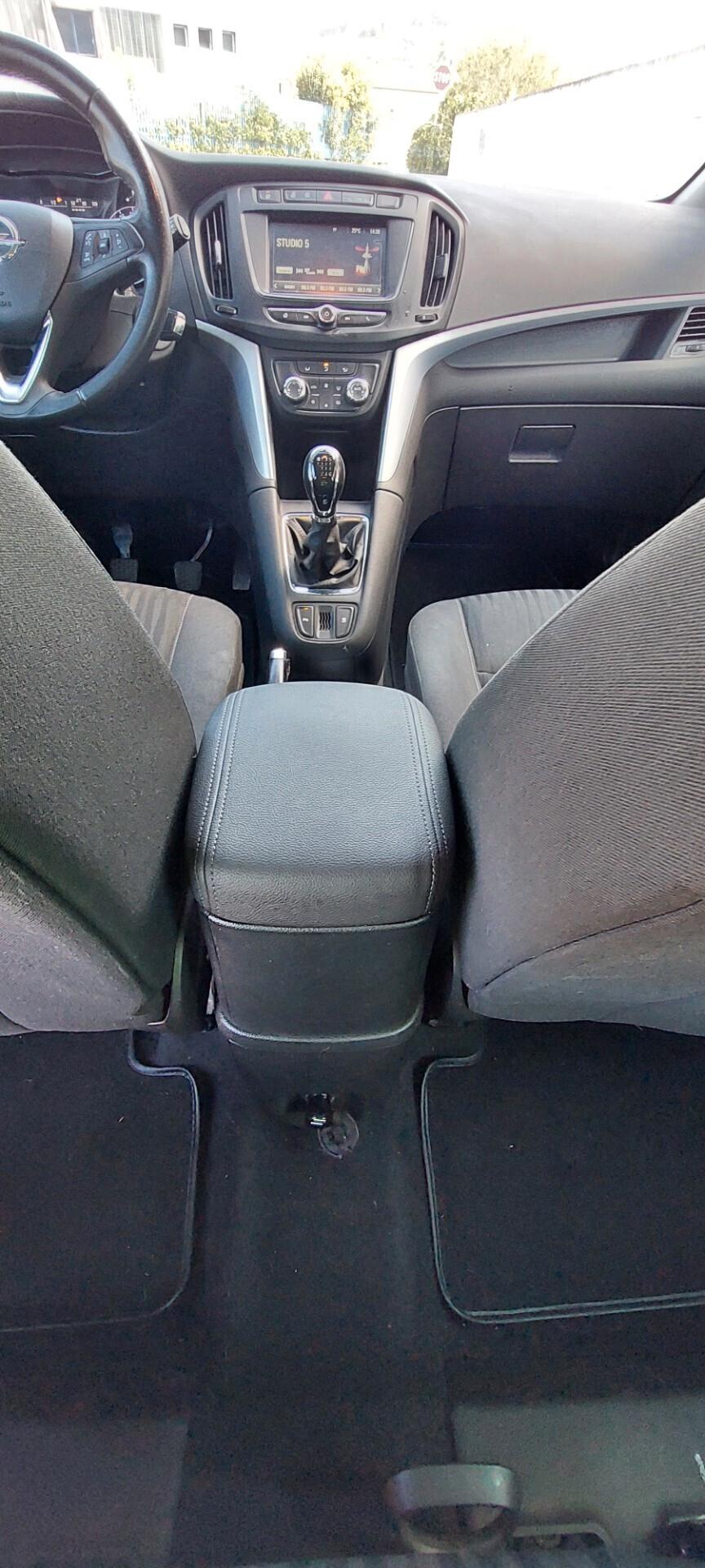 ZAFIRA 7 POSTI 1,6 METANO DI SERIE 150 CV TURBO, INNOVATION TELEFONO LEGA SENSORI FULL FULL