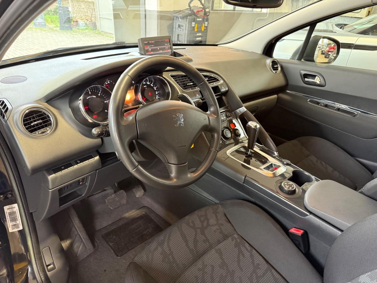 Peugeot 3008 1.6 e-HDi 112CV cambio robotizzato Stop&Start Allure