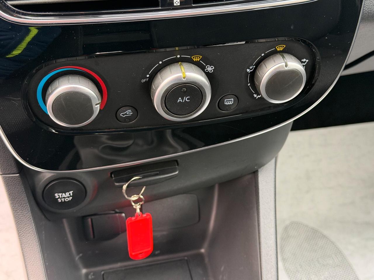 Renault Clio 1.5 DCI 75 cv. ENERGY BUSINESS (Autocarro 4P. N1)