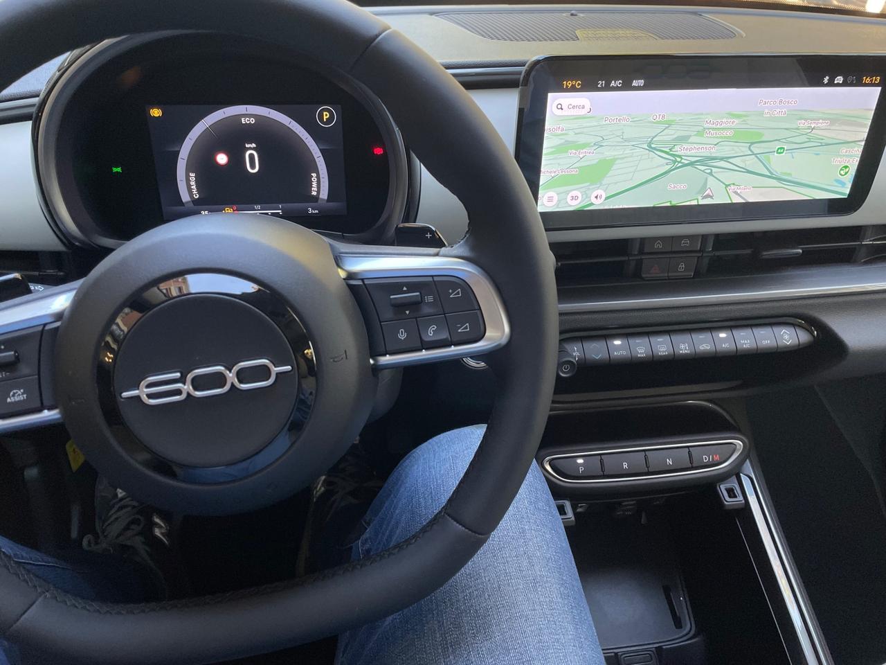 Fiat 600 Hybrid 110 CV DCT MHEV La Prima