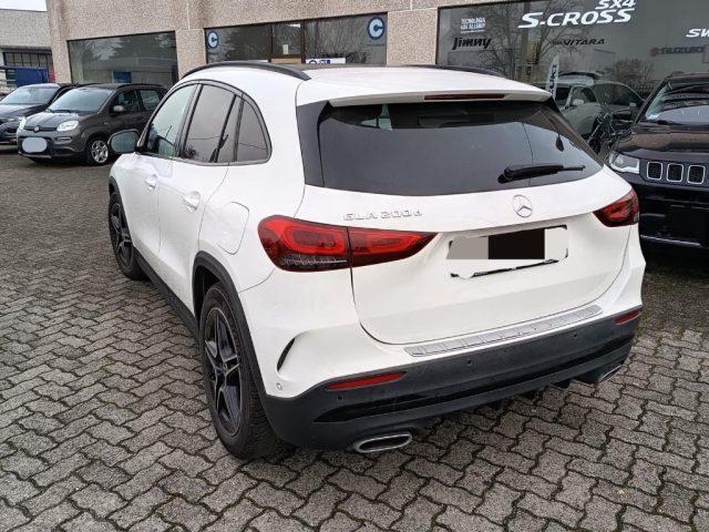 MERCEDES-BENZ GLA 200 d AMG Line Automatic Premium