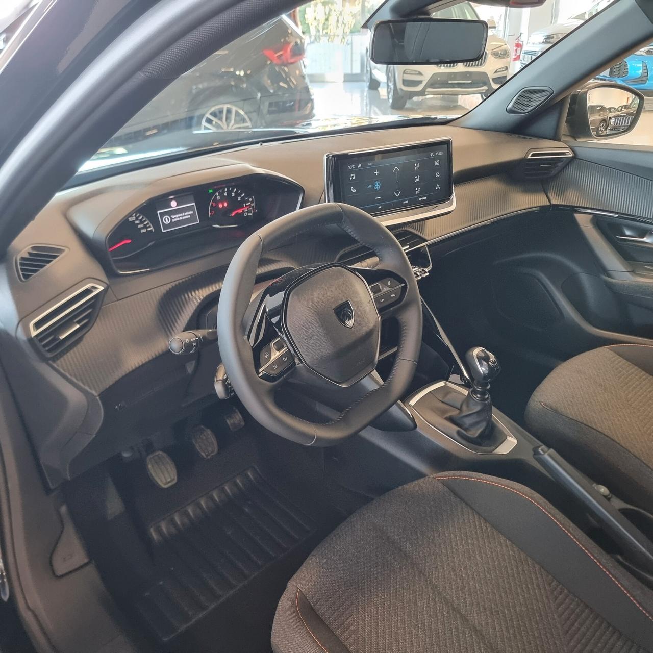 PEUGEOT 2008 SUV dallo Style deciso 1.2 100cv S&S