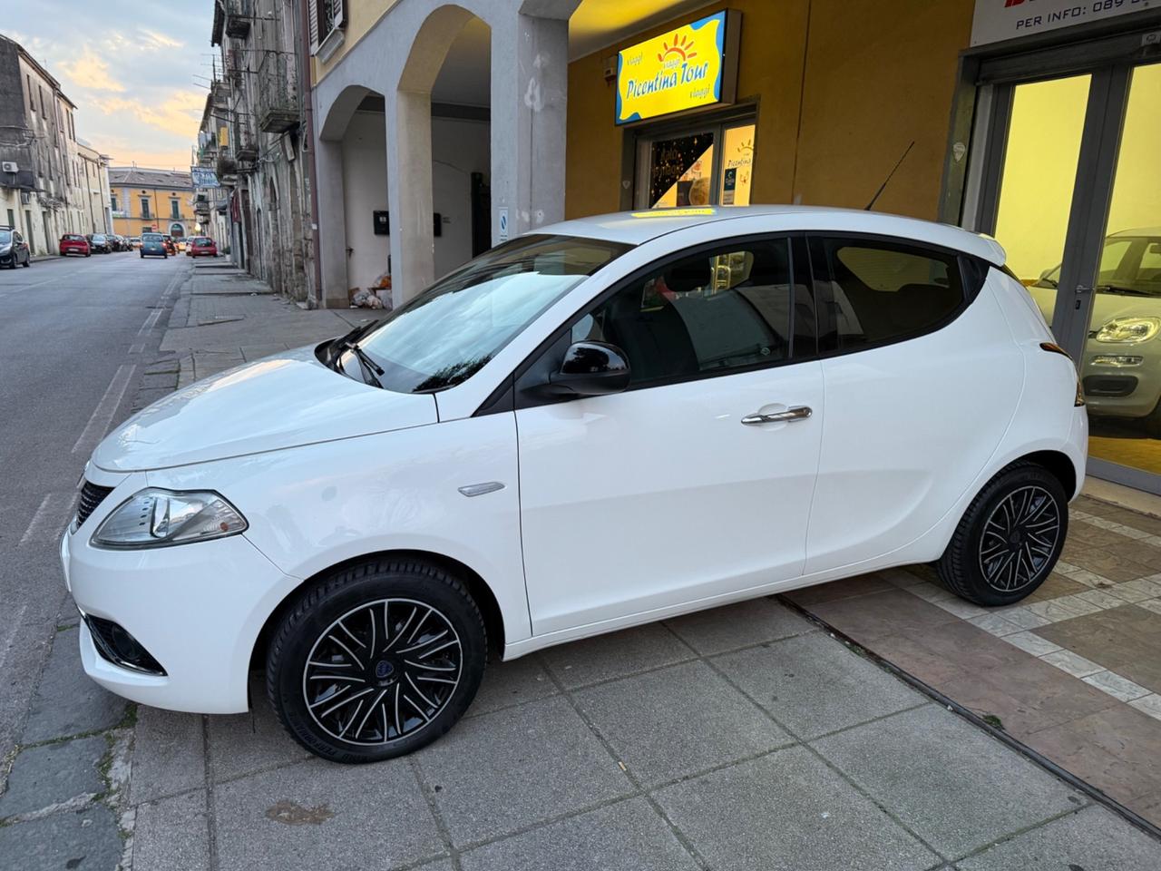 Lancia Ypsilon 2018 - 1.3 MJT 16V 95 CV 5 porte S&S Gold