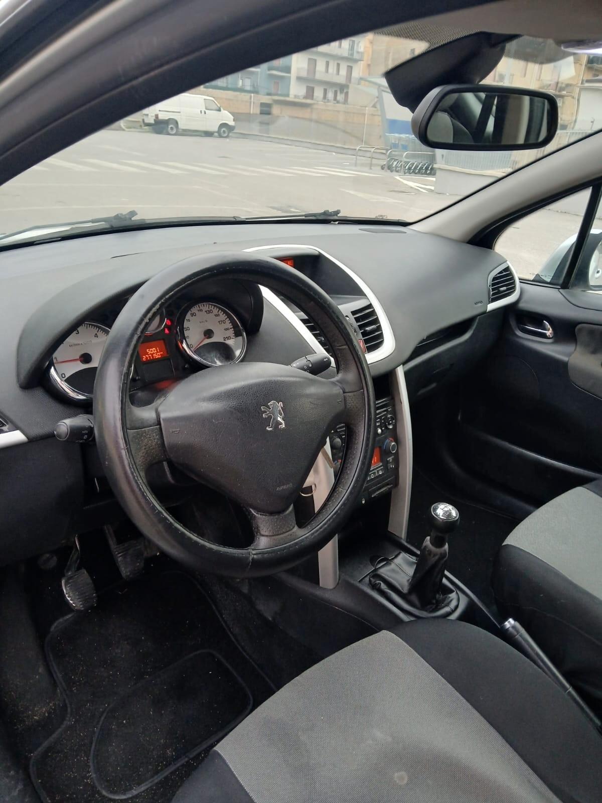 Peugeot 207 1.4 HDi 70CV 5p. ONE Line