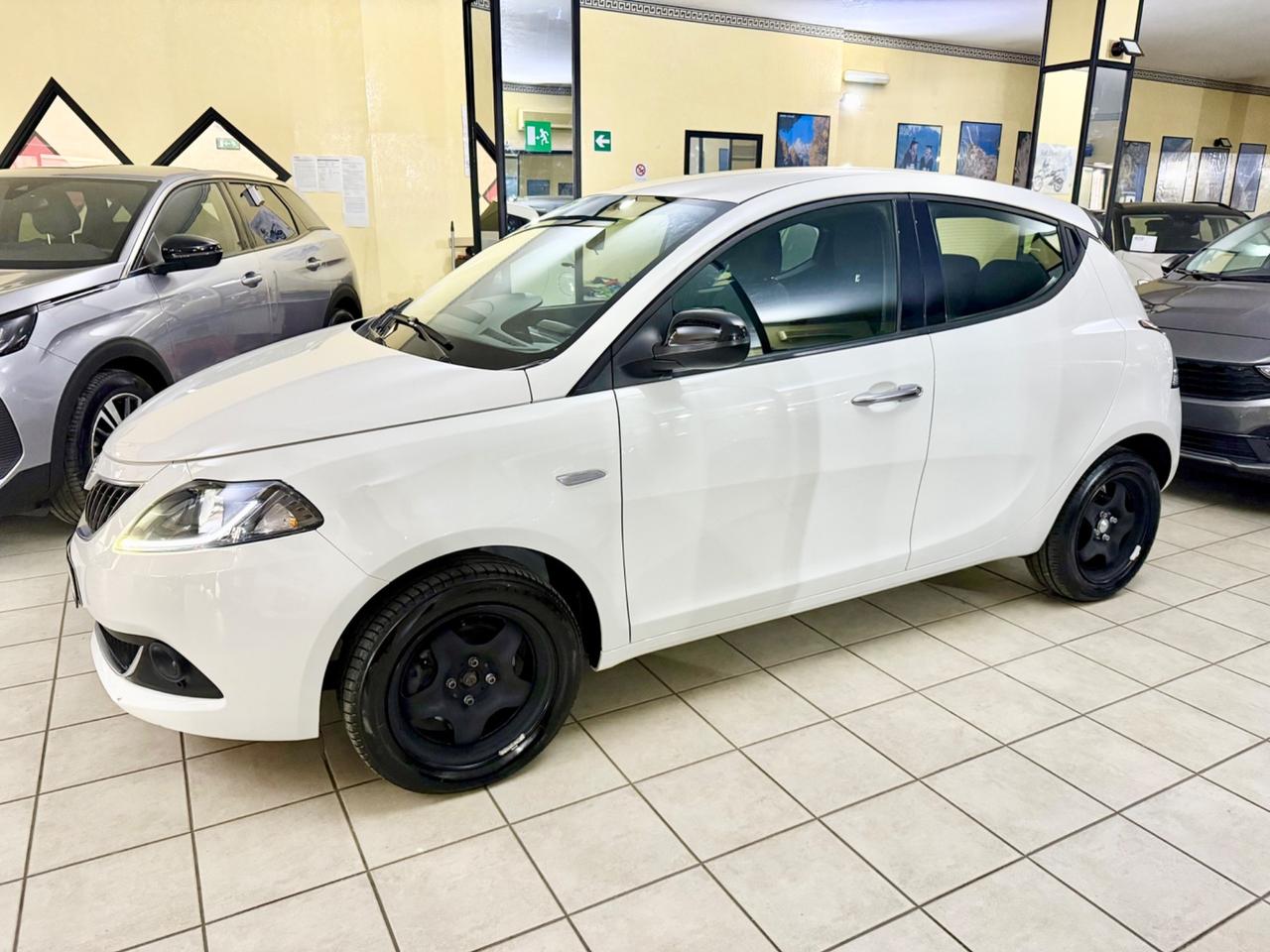 Lancia Ypsilon 1.0 FireFly 5 porte S&S Hybrid Gold Plus