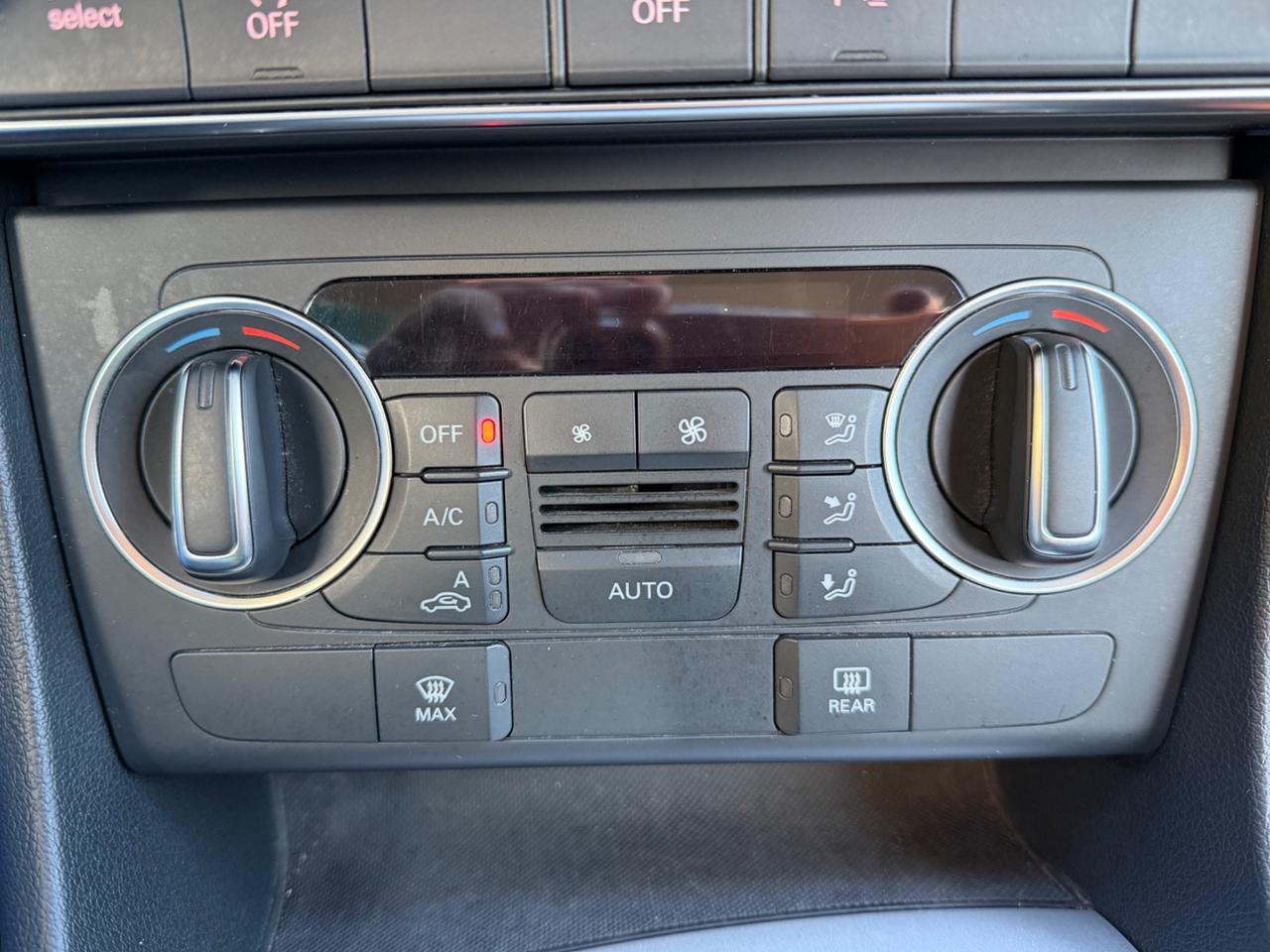 Audi Q3 2.0 TDI 120 CV Business