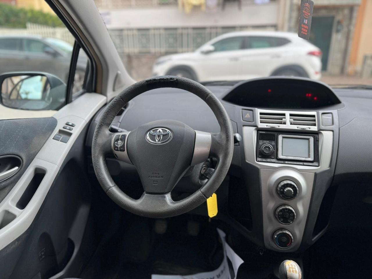 Toyota Yaris 1.4D Navi 5 porte