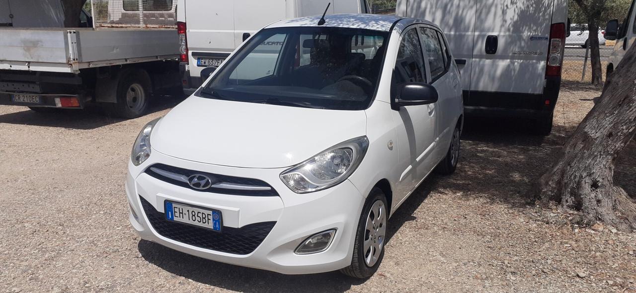 Hyundai i10 2011 - 1.1 benzina Lb automobili