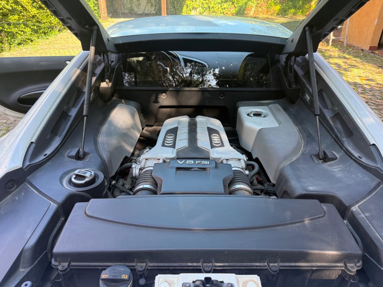 Audi R8 4.2 V8 FSI quattro