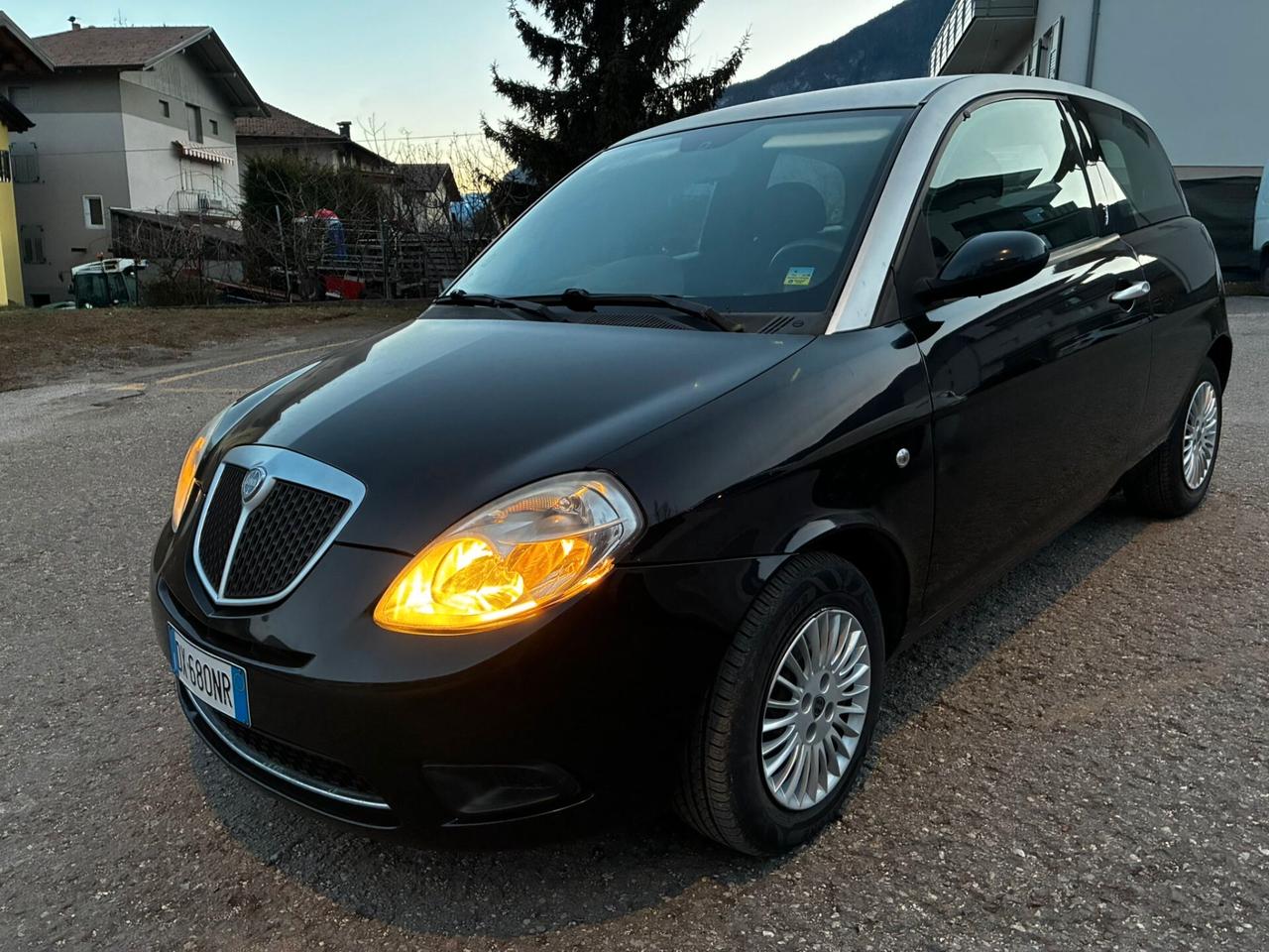 LANCIA YPSILON 1.2 ORO - NEOPATENTATI