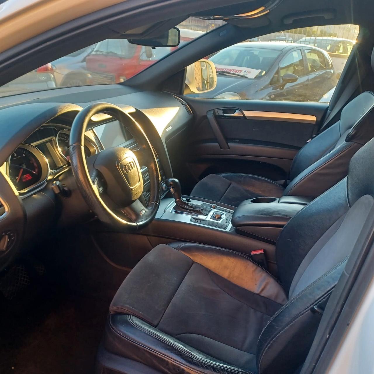 PERFETTA AUDI Q7 3.0 TDI AUTOM 4X4