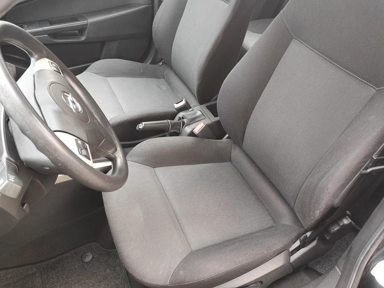 Opel Astra 1.4 16V 5 porte Enjoy uni-pro