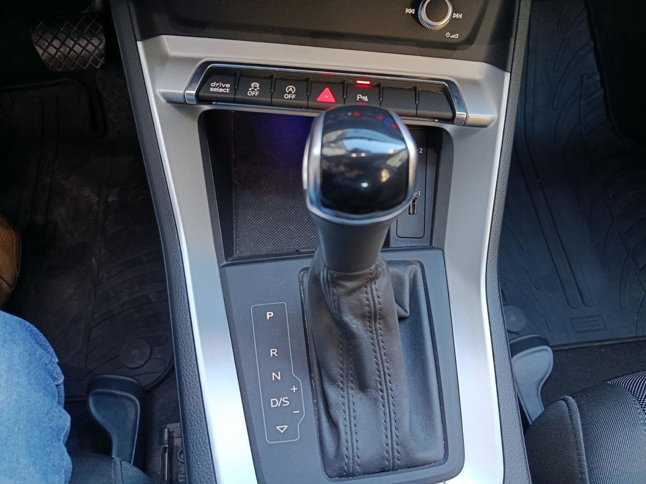 Audi Q3 Business Plus 2.0 35 TDI #8094