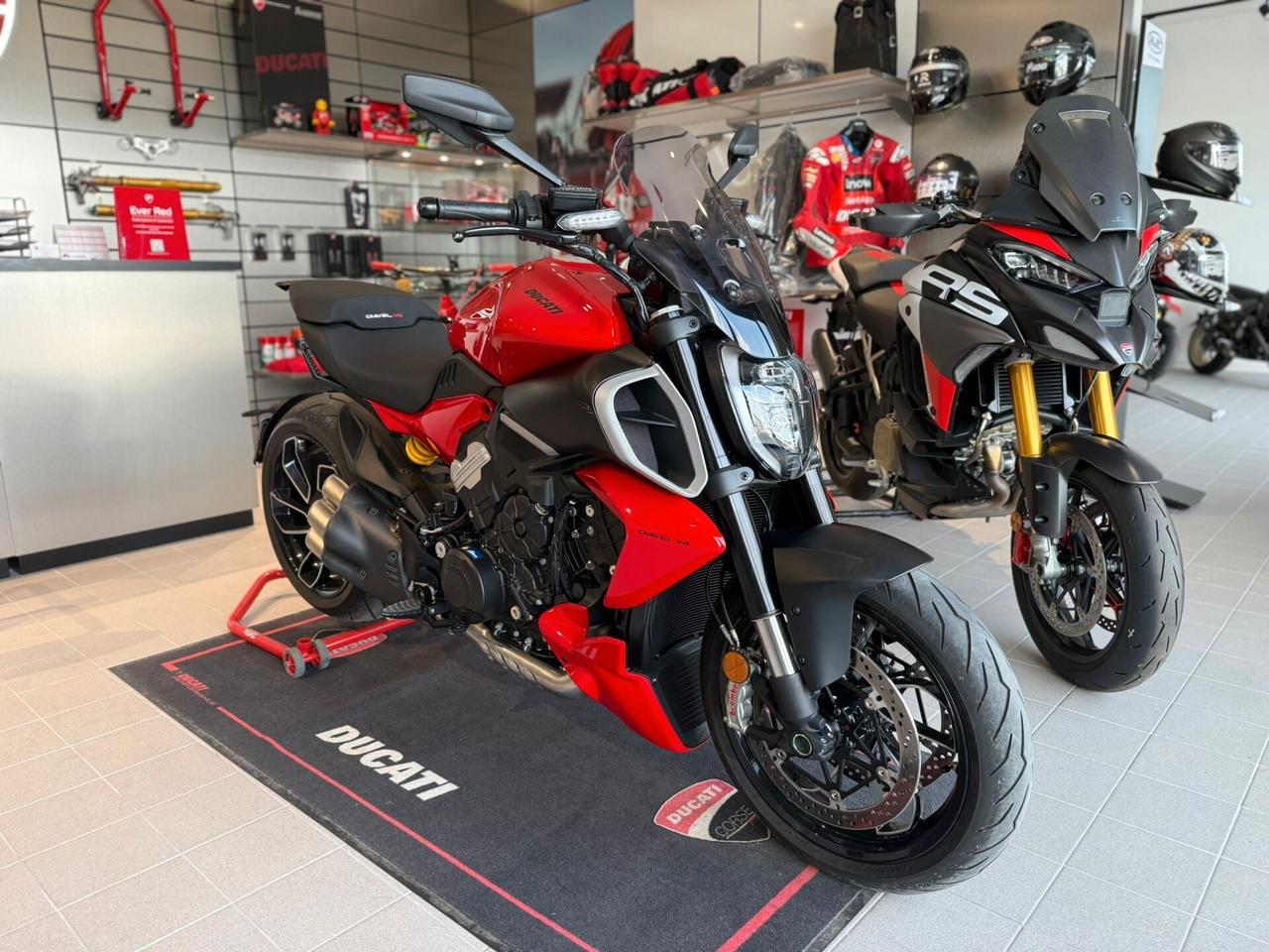 Ducati Diavel V4 MY 2024 PREZZO PIU BASSO DI ITALIA