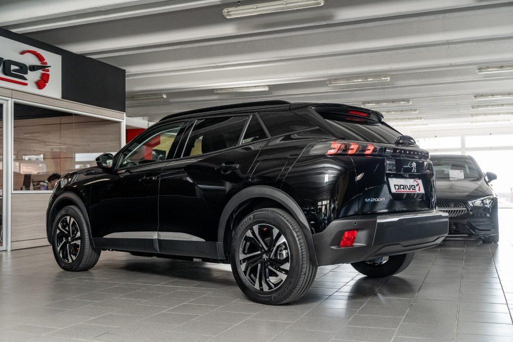 PEUGEOT 2008 motore elettrico 136 CV Allure Pack