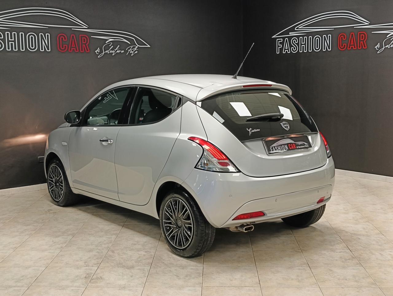 Lancia Ypsilon 1.2 69 CV 5 porte S&S Gold