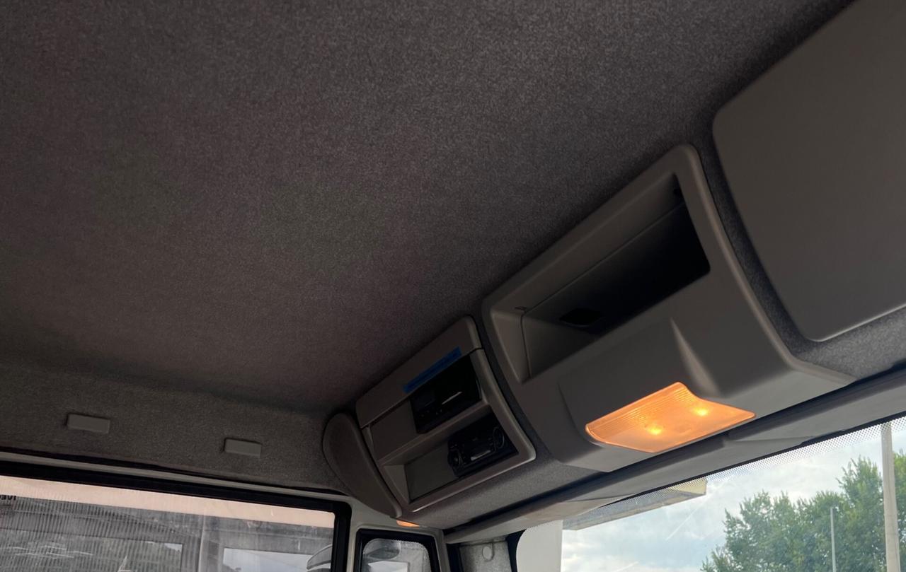 Iveco EUROCARGO 75 E 14 CON SPONDA IDRAULICA