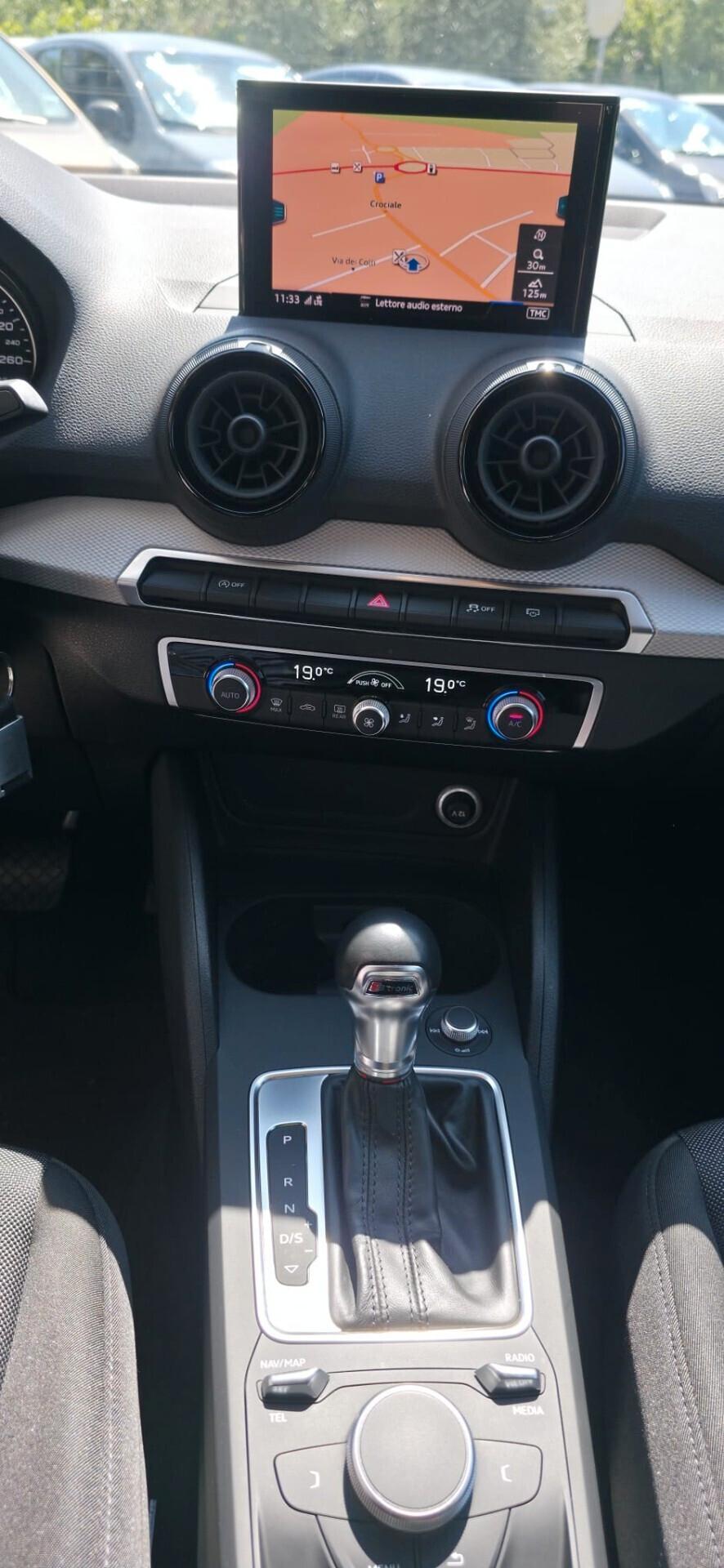 Audi Q2 30 TDI Business
