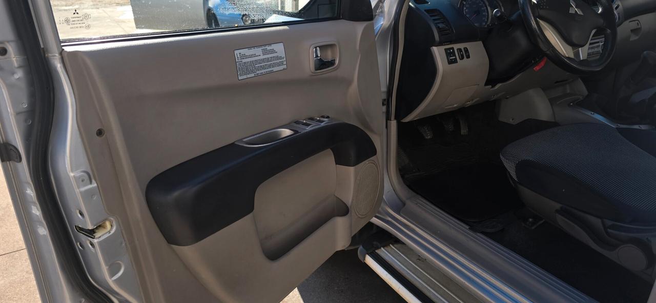 Mitsubishi L200 2.5 DI-D/136CV Double Cab Intense