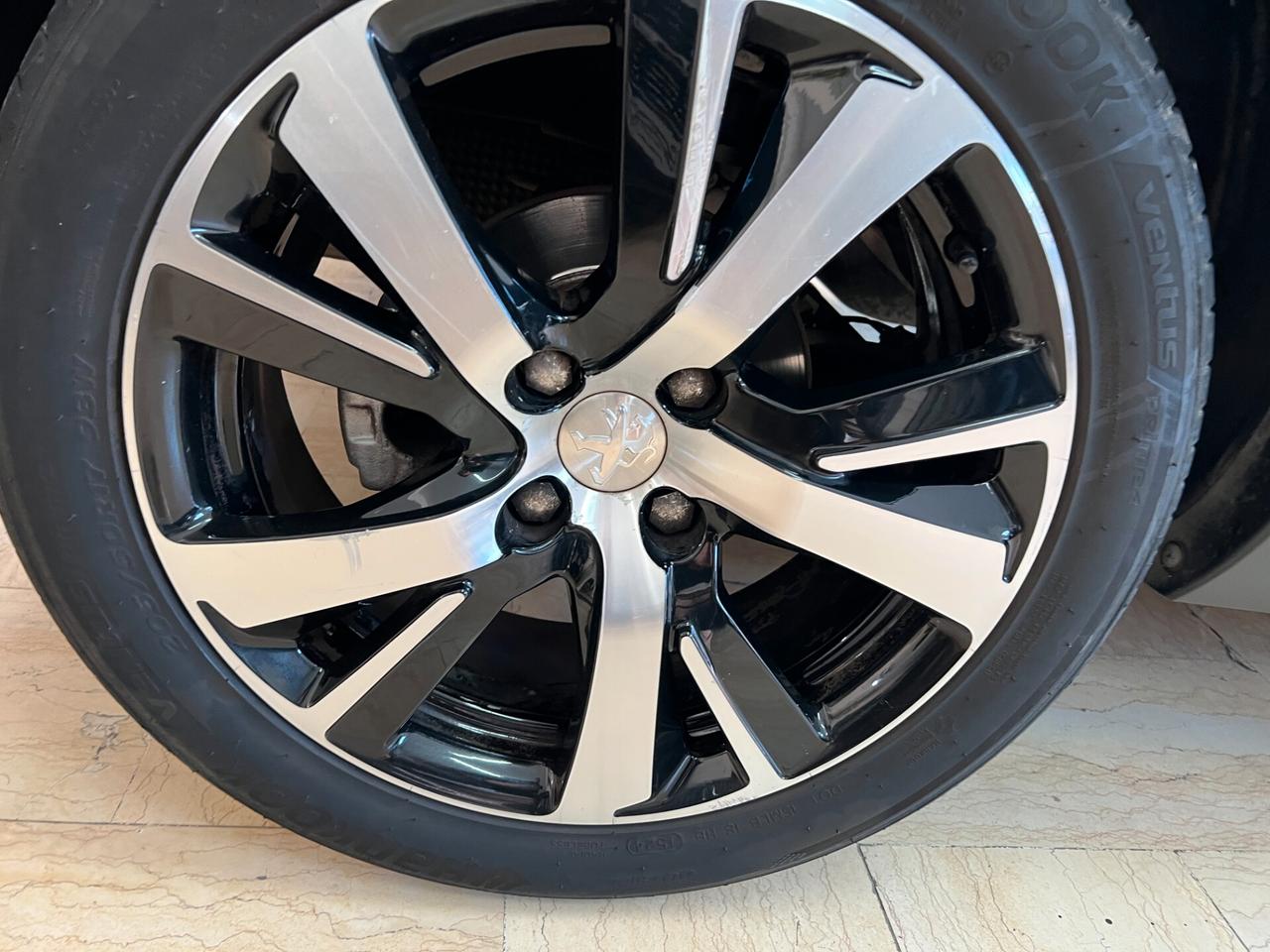 Peugeot 2008 1.6 e-HDi 92 CV Stop&Start Allure