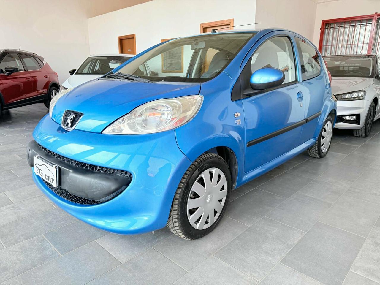 Peugeot 107 1.0 5 porte 68CV NEOPATENTATI