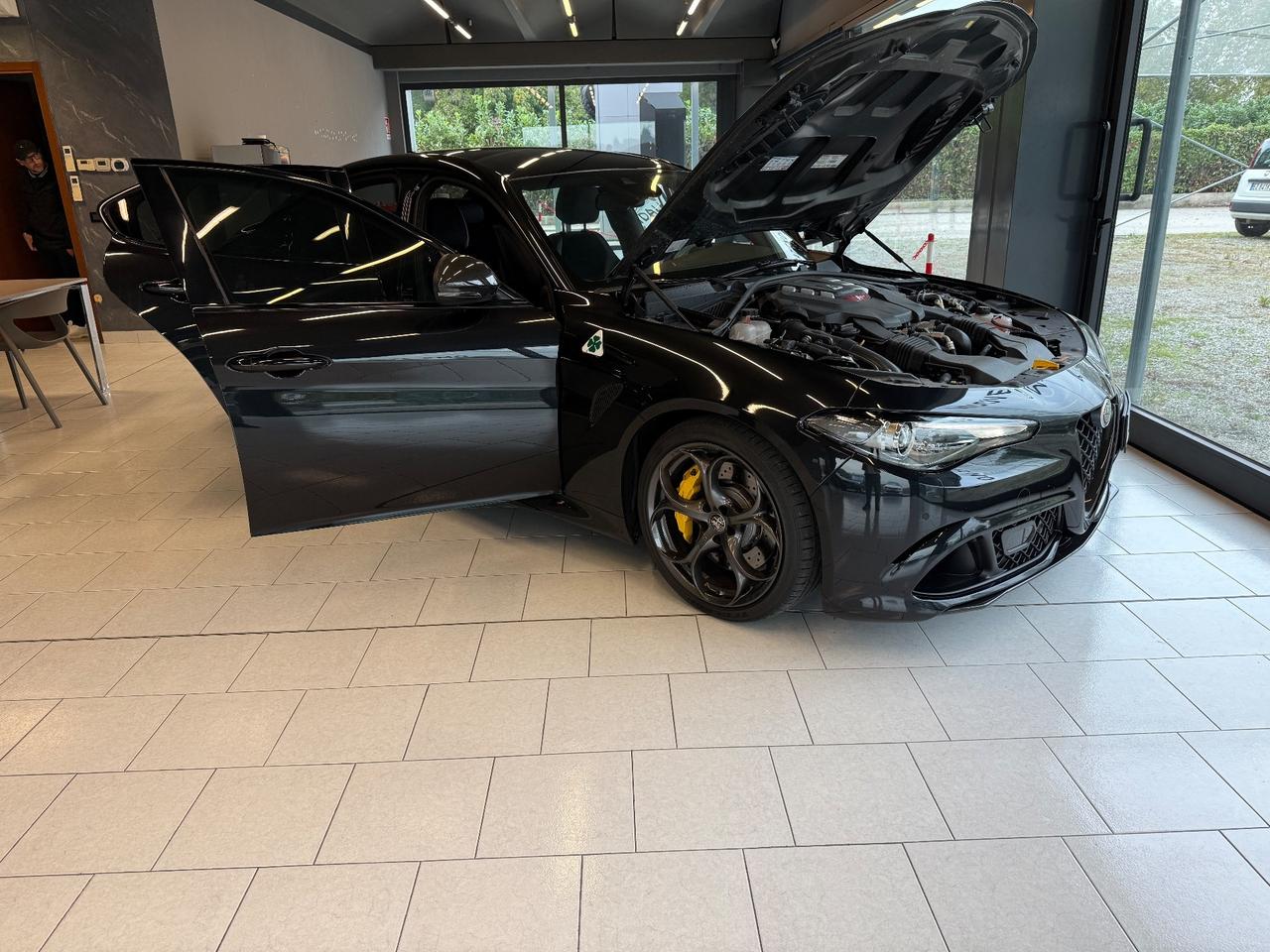 Alfa Romeo Giulia 2.9 V6 Bi-Turbo AT8 Quadrifoglio pack carbonio