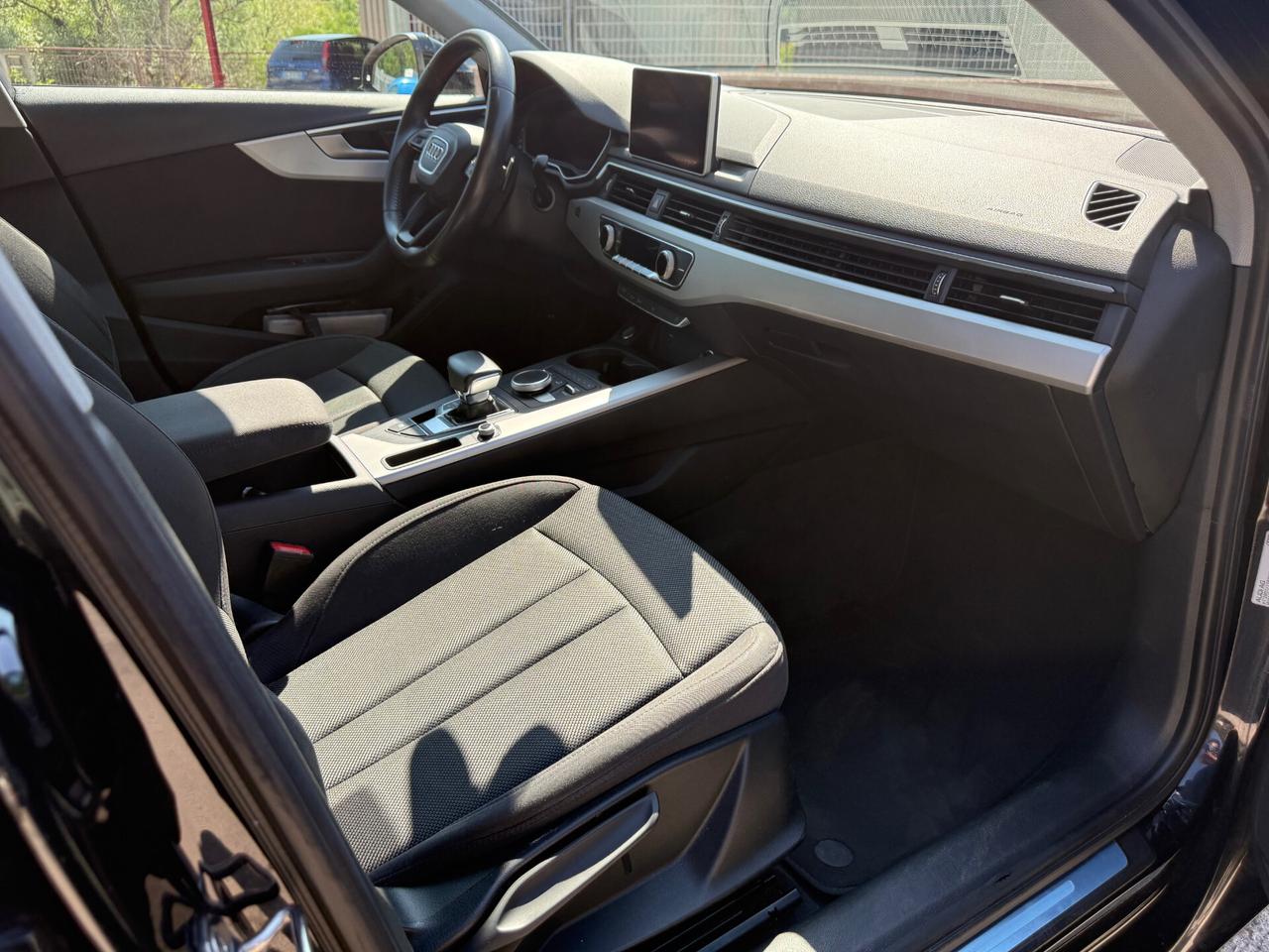 Audi A4 30 TDI S tronic Business