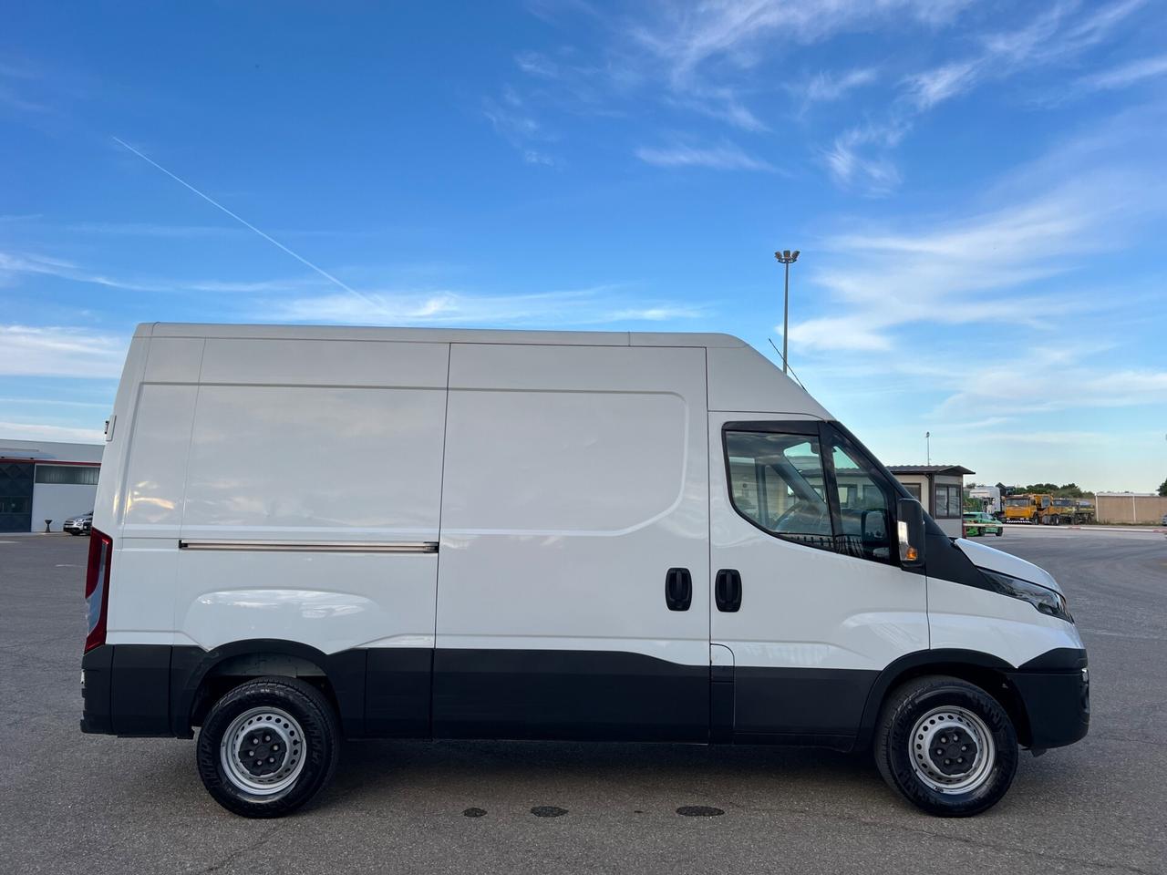 Iveco Daily 35S14 2.3 MJT 140cv L2H2 - 2017