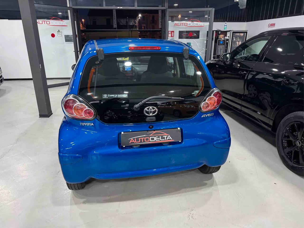 Toyota Aygo 1.0 12V VVT-i 5 porte Deep Ocean Connect