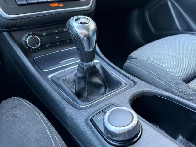 MERCEDES-BENZ GLA 180 PACK NIGHT+NAVI+FULL LED+R.CAM+PORT.ELETTRICO