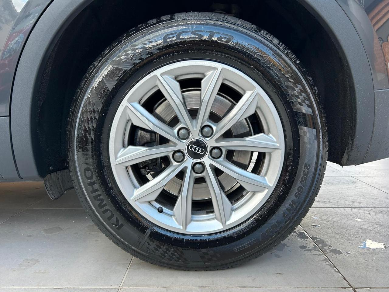 Audi Q5 35 TDI quattro S tronic Business